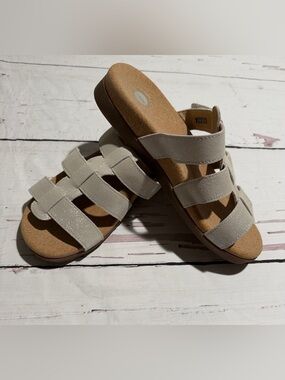 REVITALIGN Women's Spartan Slide in Oatmeal Shimmer 8.5‎